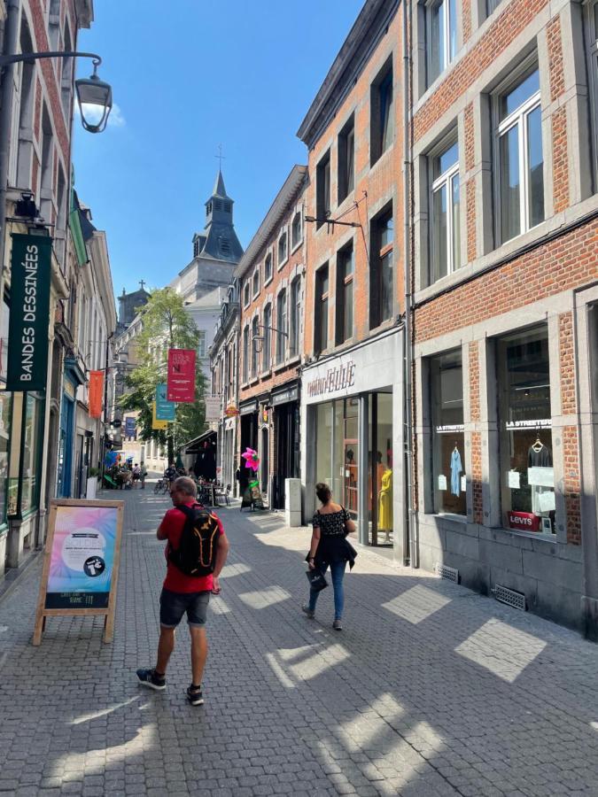 Le 25, Duplex Elegant Au Coeur Du Pietonnier Historique Appartement Namen Buitenkant foto