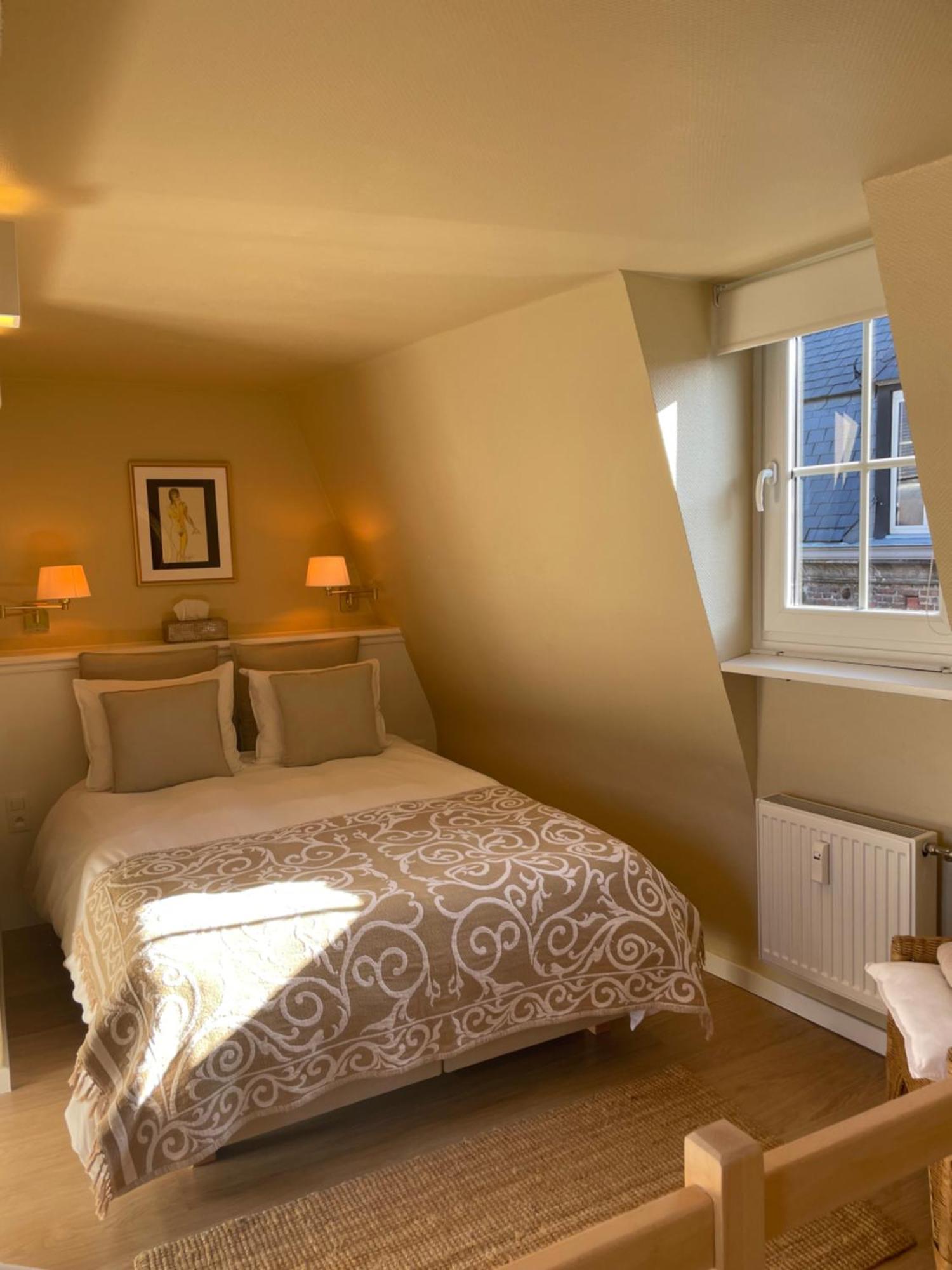 Le 25, Duplex Elegant Au Coeur Du Pietonnier Historique Appartement Namen Buitenkant foto
